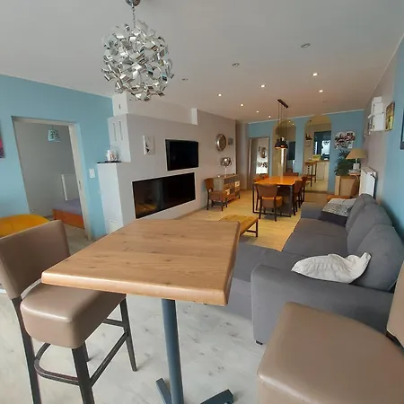 De Standing Bord De Malo Apartman